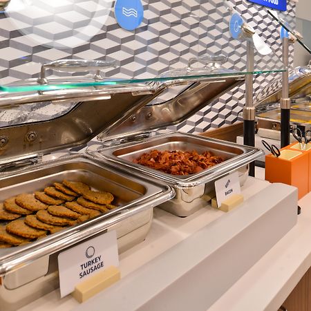 ホリデイ イン エクスプレス ホテル アンド スイーツ オクラホマシティ ウェスト ユーコン エクステリア 写真